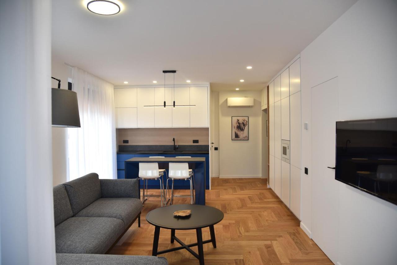 26Bricks Luxury Suites Oradea Buitenkant foto
