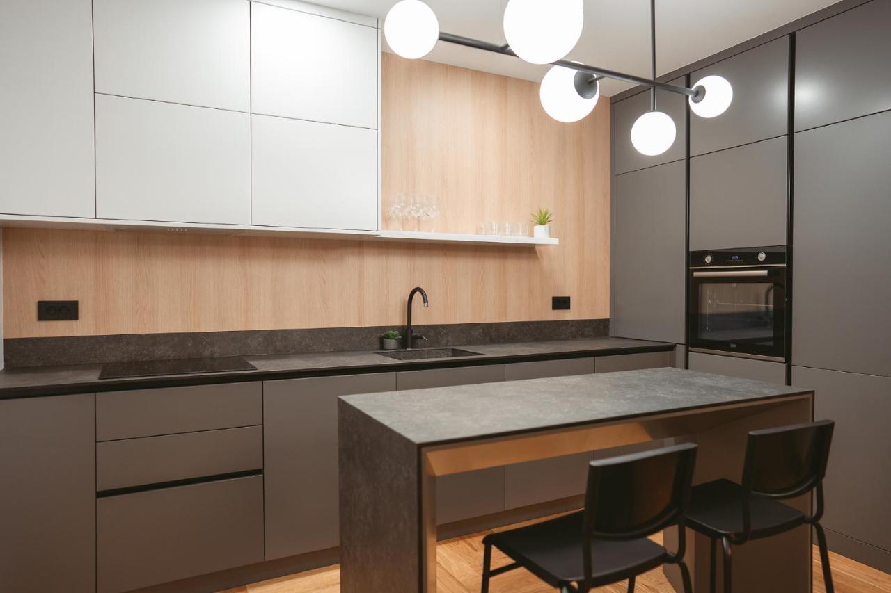 26Bricks Luxury Suites Oradea Buitenkant foto