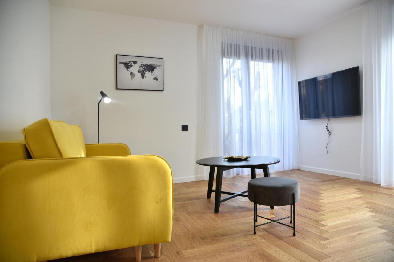 26Bricks Luxury Suites Oradea Buitenkant foto