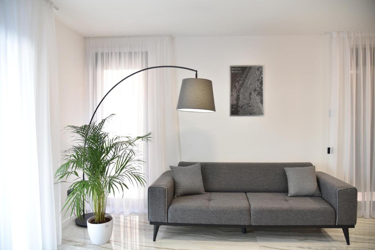 26Bricks Luxury Suites Oradea Buitenkant foto