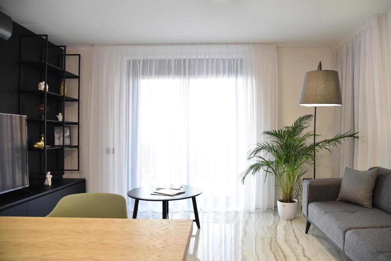 26Bricks Luxury Suites Oradea Buitenkant foto