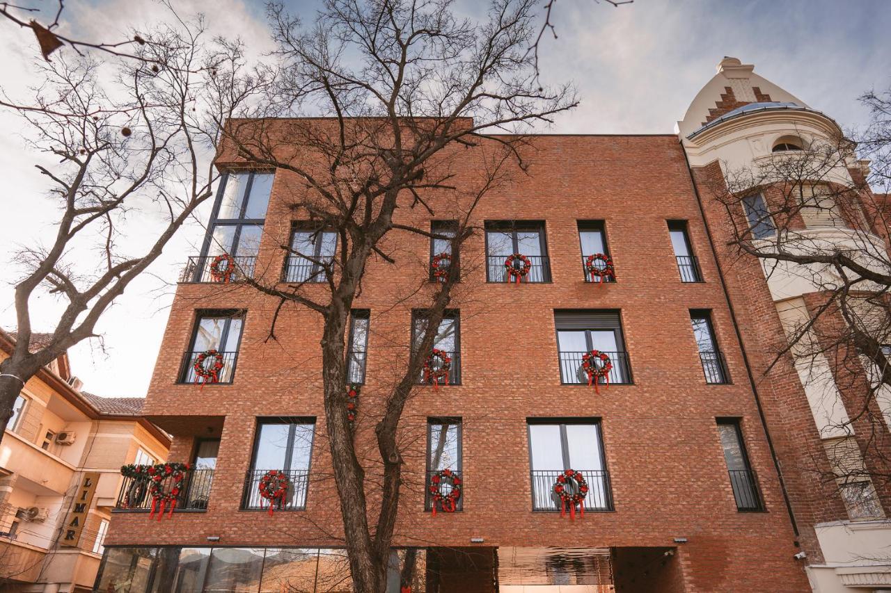 26Bricks Luxury Suites Oradea Buitenkant foto