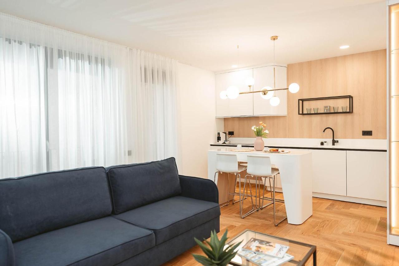 26Bricks Luxury Suites Oradea Buitenkant foto