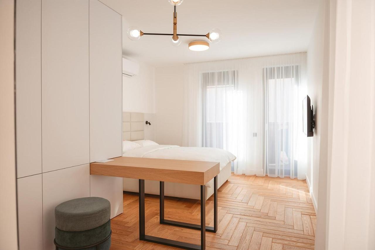 26Bricks Luxury Suites Oradea Buitenkant foto
