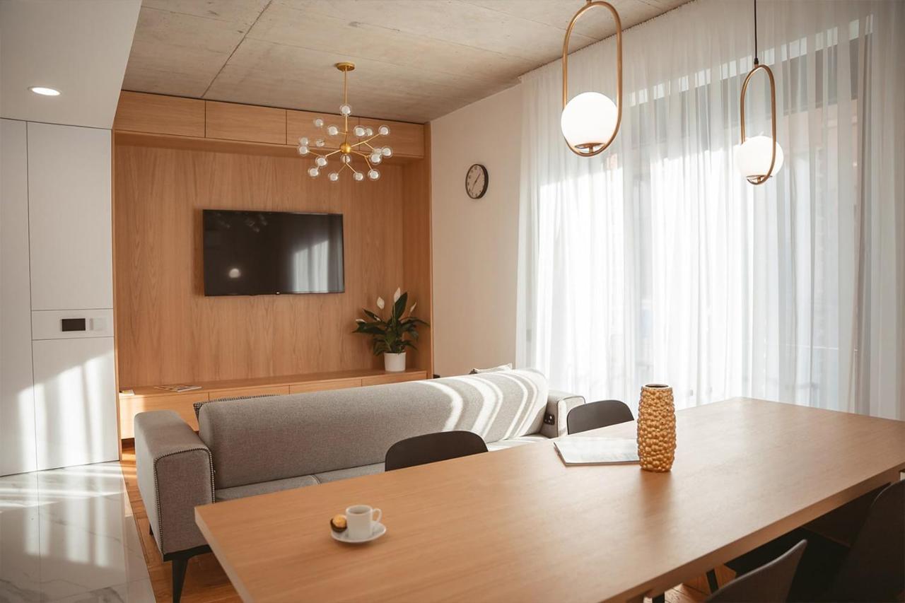 26Bricks Luxury Suites Oradea Buitenkant foto