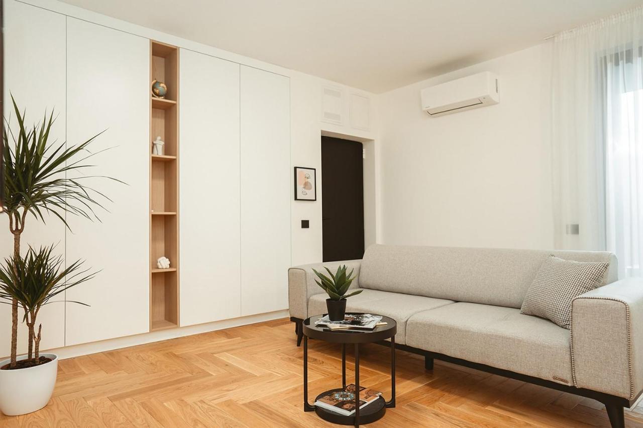 26Bricks Luxury Suites Oradea Buitenkant foto