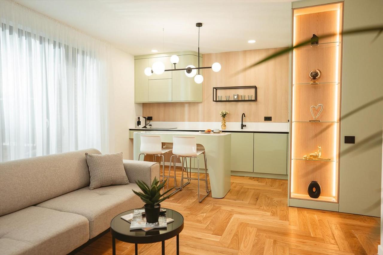 26Bricks Luxury Suites Oradea Buitenkant foto