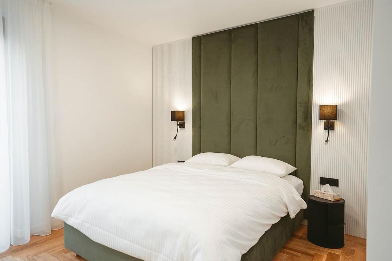 26Bricks Luxury Suites Oradea Buitenkant foto
