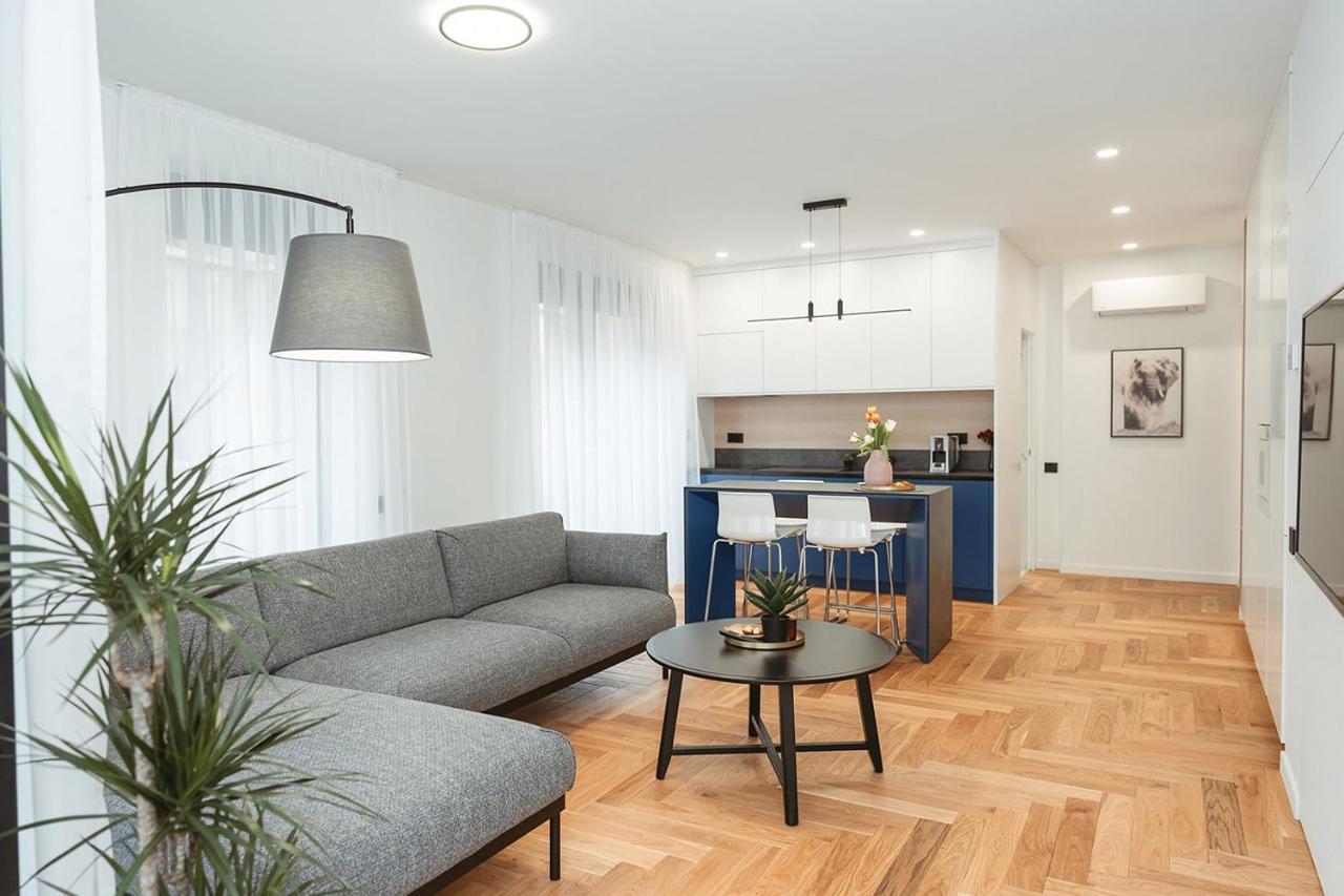 26Bricks Luxury Suites Oradea Buitenkant foto