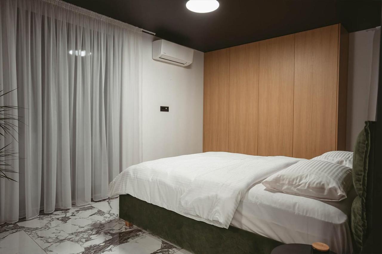 26Bricks Luxury Suites Oradea Buitenkant foto