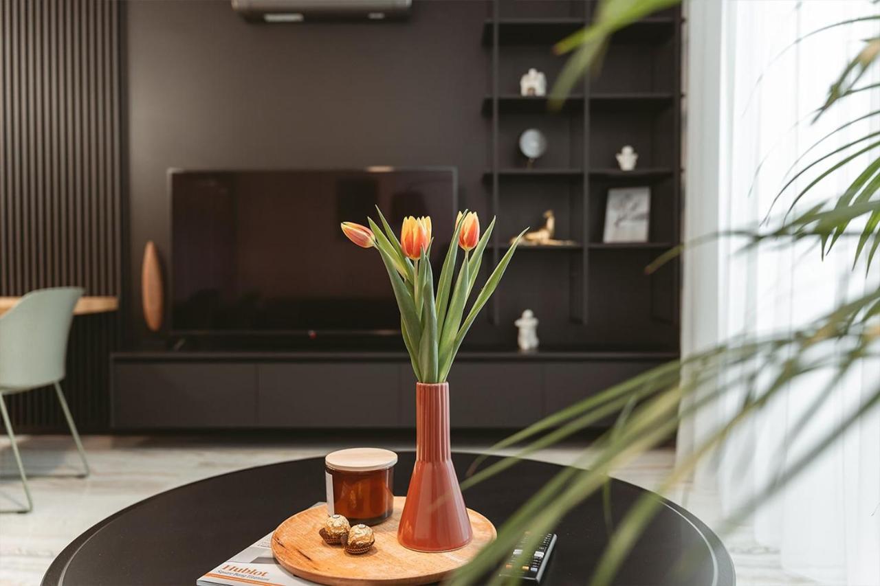 26Bricks Luxury Suites Oradea Buitenkant foto