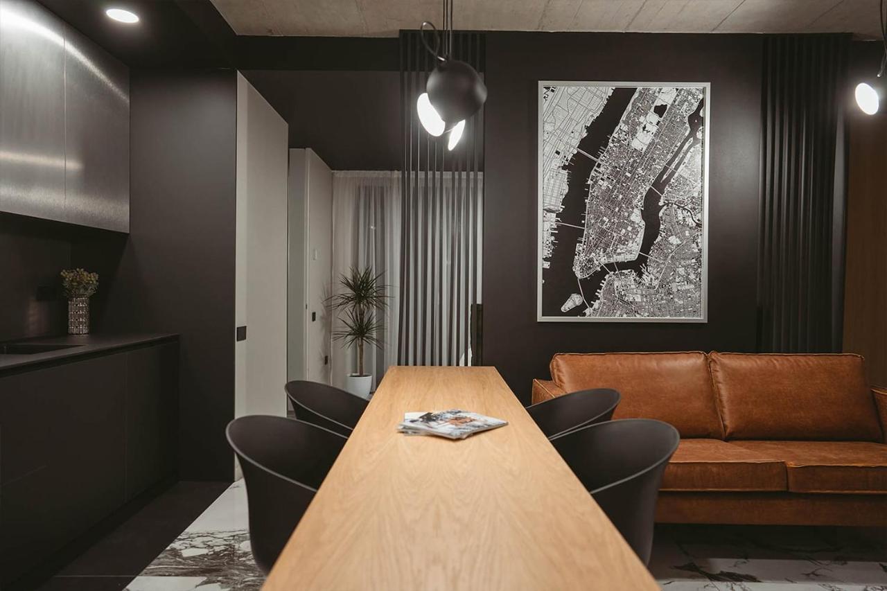 26Bricks Luxury Suites Oradea Buitenkant foto