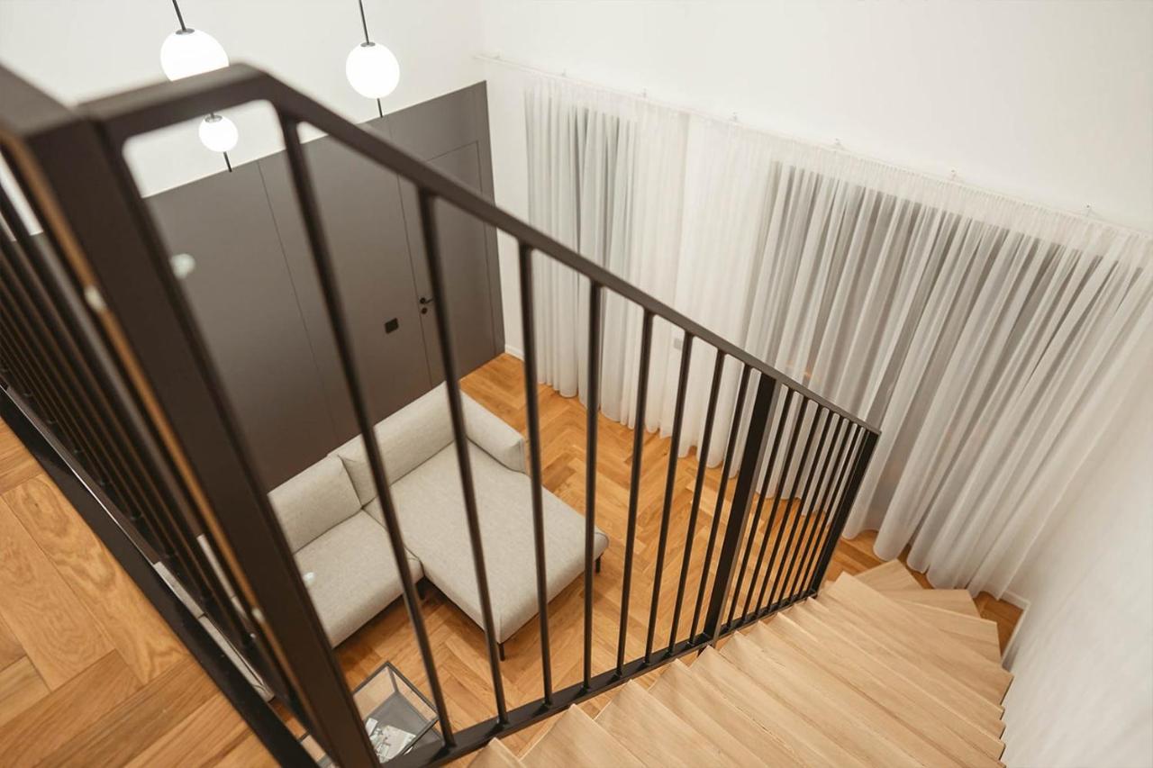 26Bricks Luxury Suites Oradea Buitenkant foto