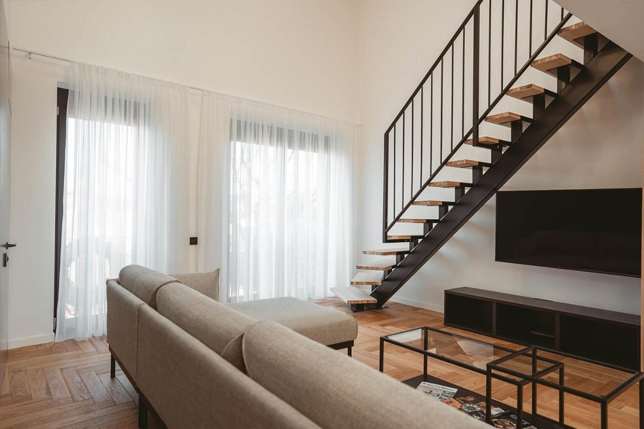 26Bricks Luxury Suites Oradea Buitenkant foto