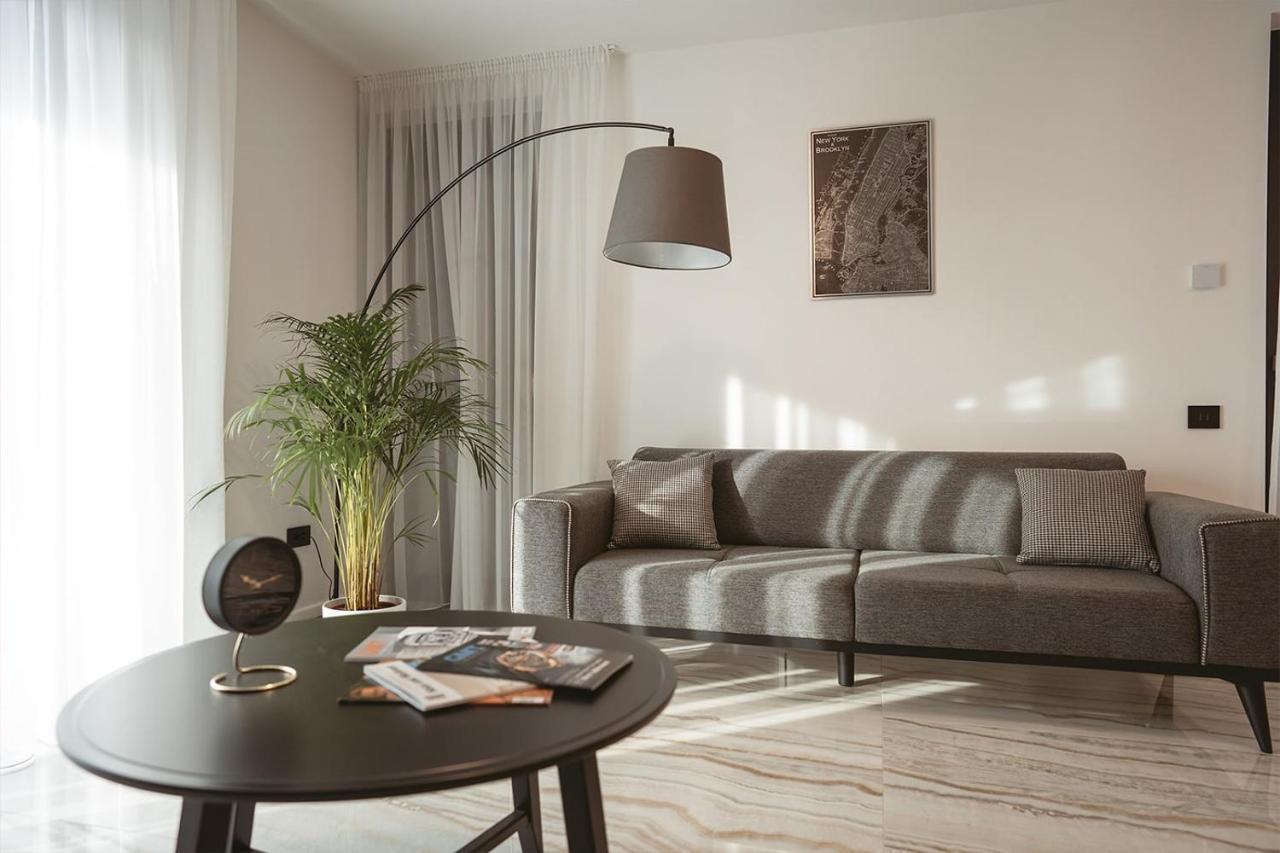 26Bricks Luxury Suites Oradea Buitenkant foto