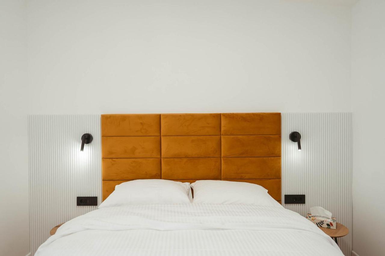 26Bricks Luxury Suites Oradea Buitenkant foto