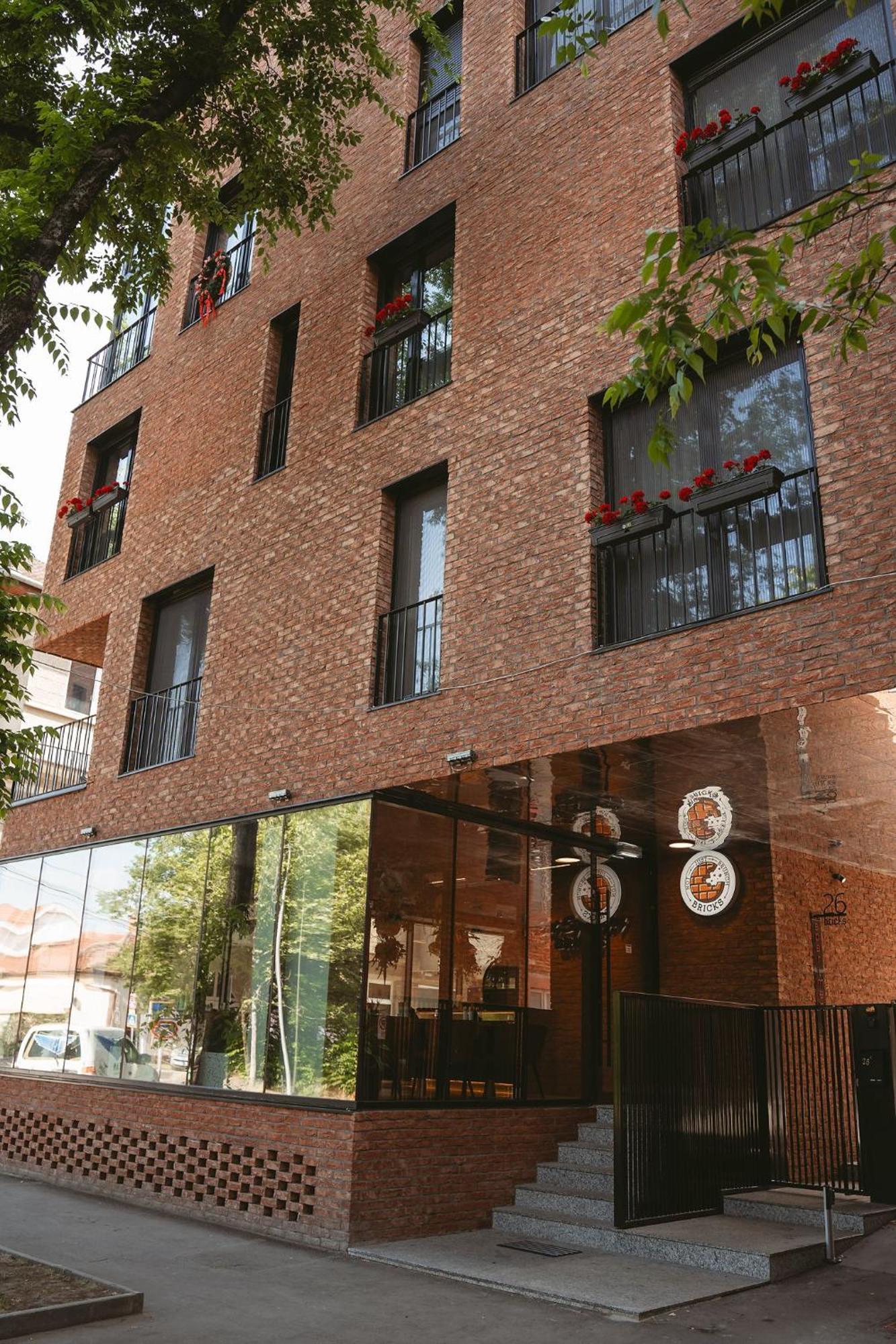 26Bricks Luxury Suites Oradea Buitenkant foto